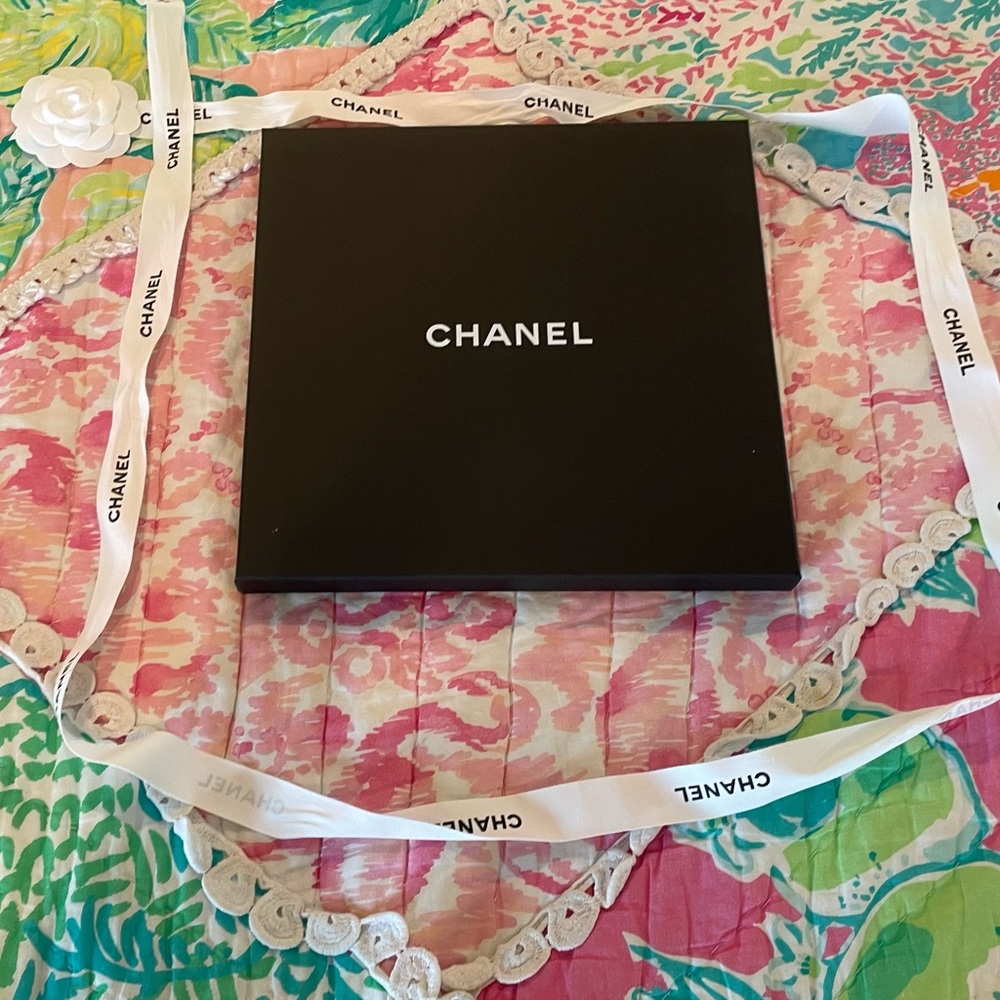 Chanel box